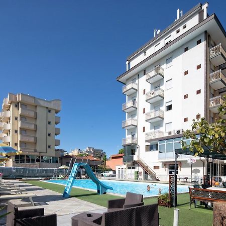 Hotel Lem Rimini Esterno foto