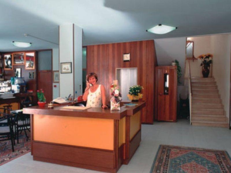 Hotel Lem Rimini Esterno foto