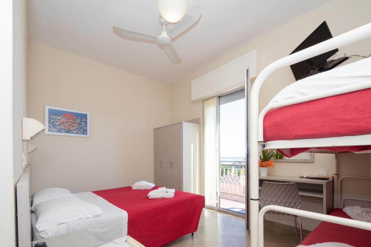 Hotel Lem Rimini Esterno foto