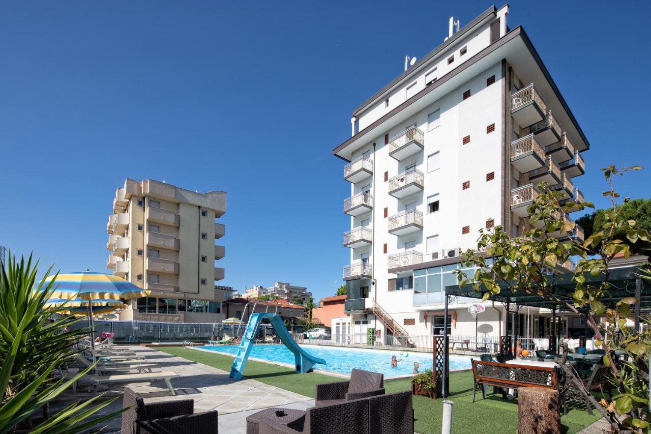 Hotel Lem Rimini Esterno foto