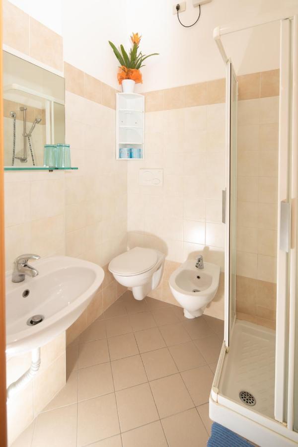 Hotel Lem Rimini Esterno foto