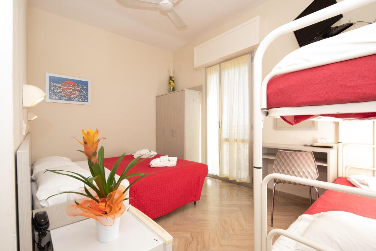 Hotel Lem Rimini Esterno foto